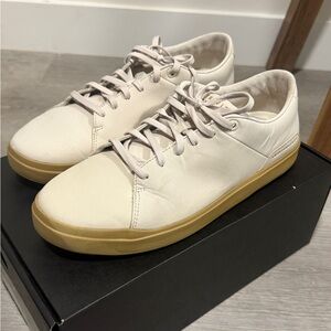 Travis Mathew Men’s Cream Casual Sneakers